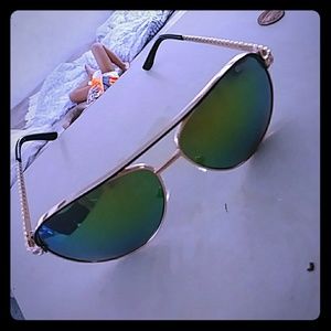 Guess aviators womans glasses